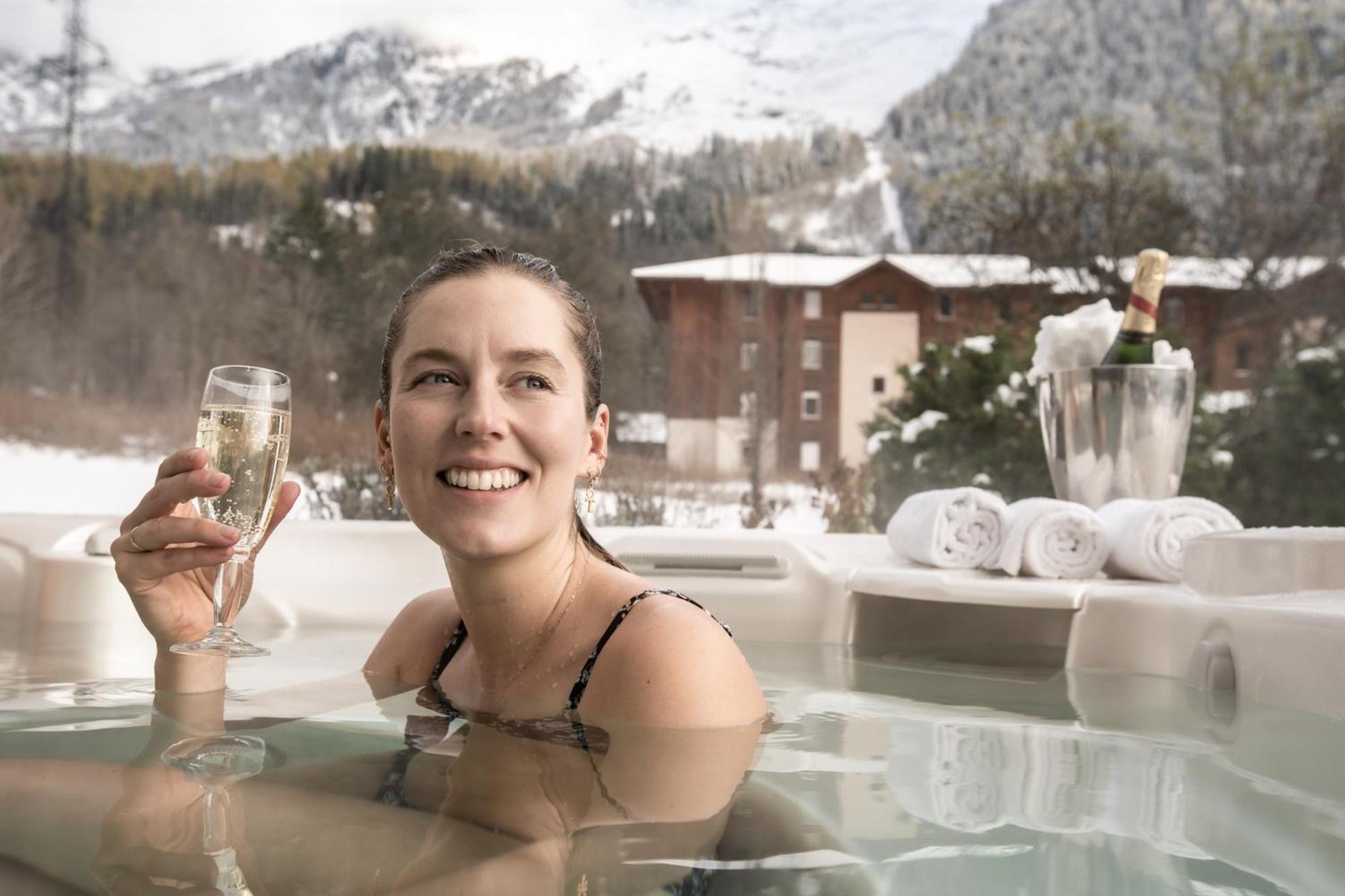 Tiki Lodge - Hot Tub & Sauna Chamonix Luaran gambar
